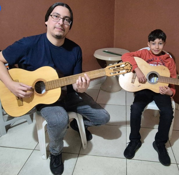Bienvenido Alejo a las clases de guitarra popular